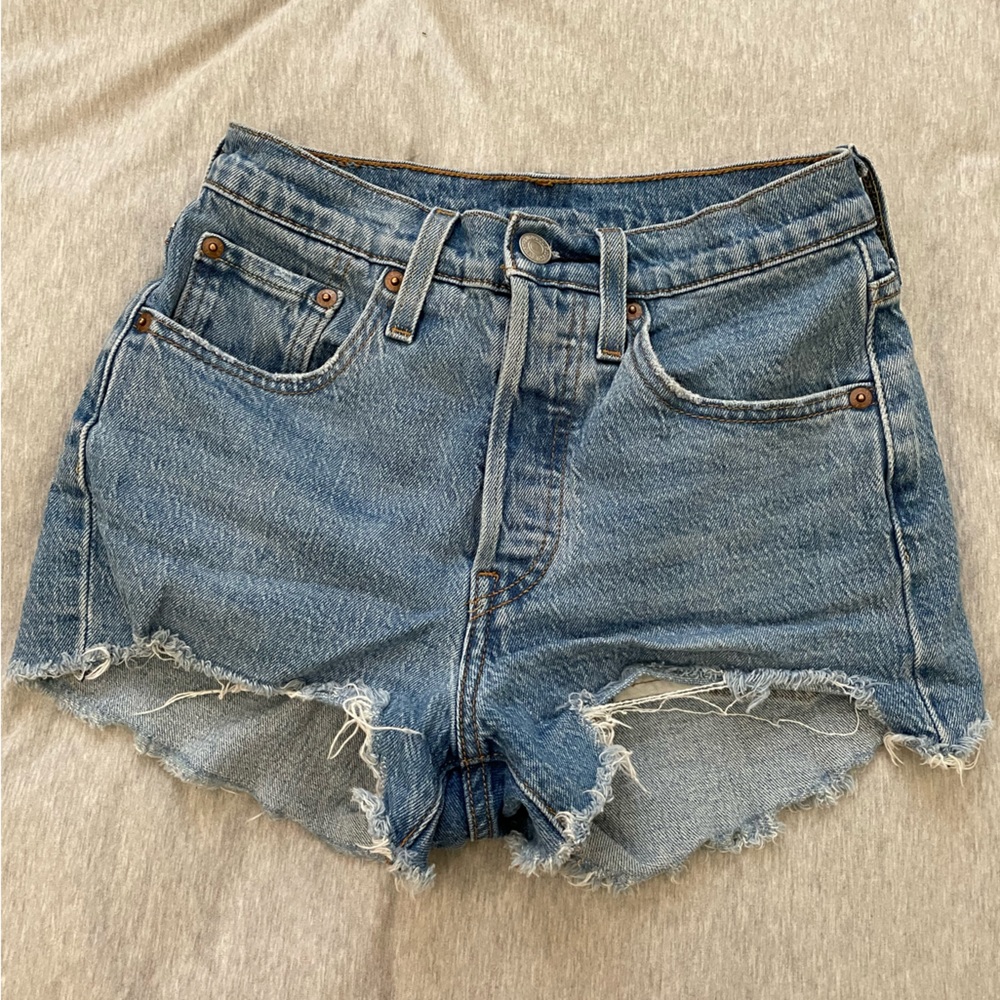 501 Levis shorts
